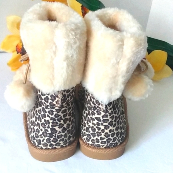 US SPORT GIRLS LEOPARD FAUX FUR ANKLE BOOTIES SIZE 2 NWOT - Picture 4 of 11